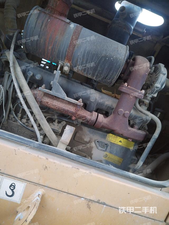 发动机左侧（整机外观及大件）