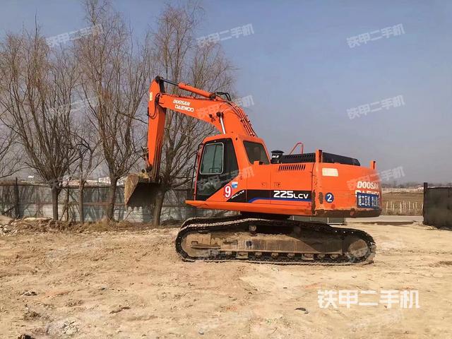 斗山DH225LC-7挖掘机
