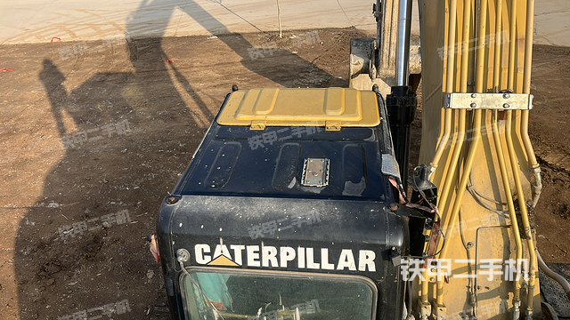 驾驶室顶部（整机外观）