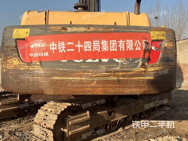 驾驶室顶部（整机外观）