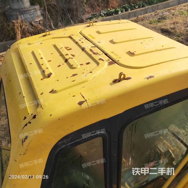 驾驶室顶部（整机外观）