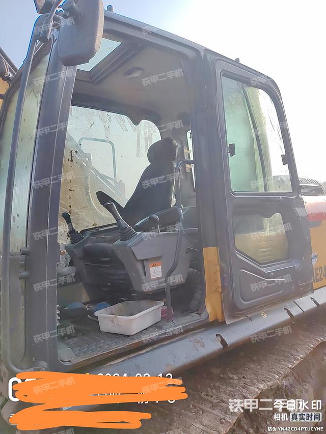 驾驶室整体（整机外观）