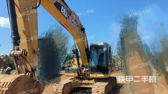 卡特彼勒320D2液压挖掘机