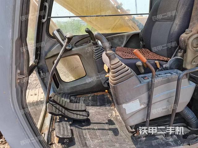 驾驶室整体（整机外观）