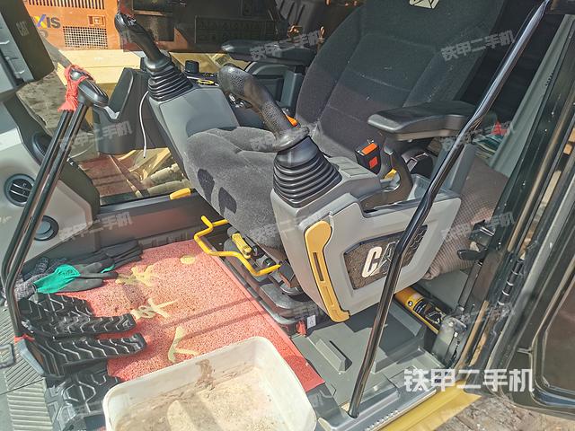 驾驶室整体（整机外观）