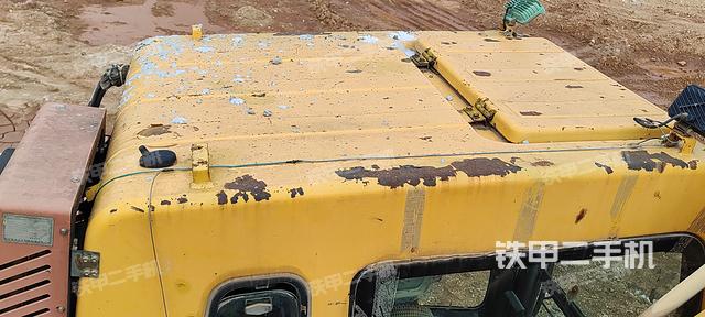 驾驶室顶部（整机外观）