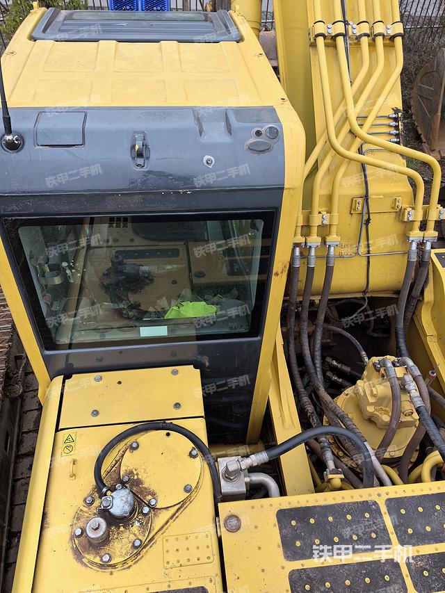 驾驶室顶部（整机外观）