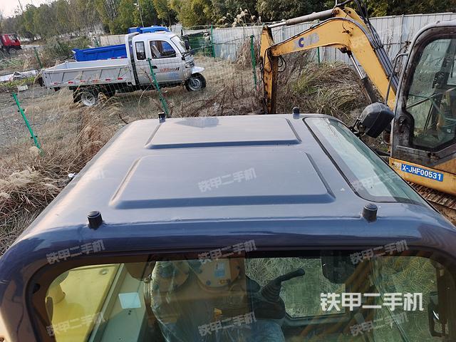 驾驶室顶部（整机外观）