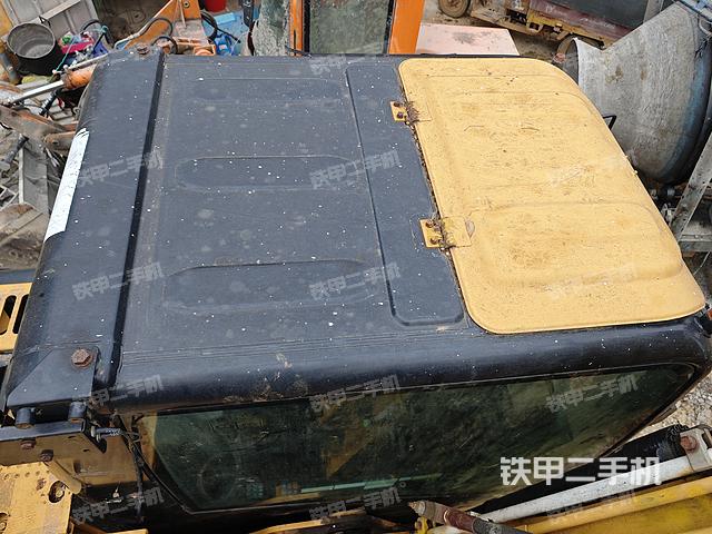 驾驶室顶部（整机外观）