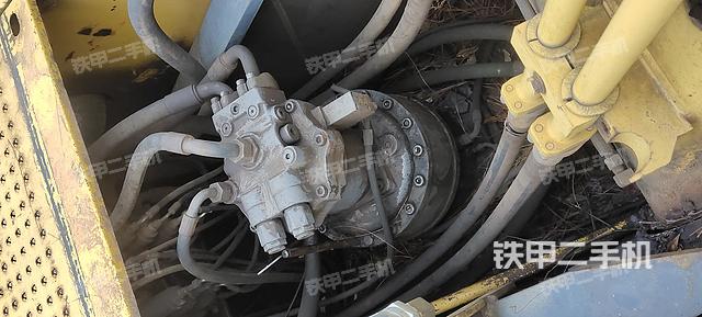 回转马达和主控阀（整机外观）