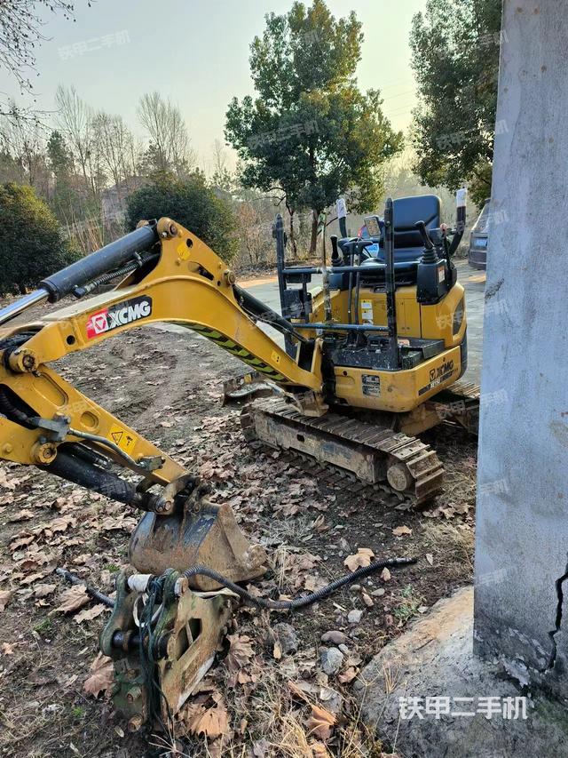 驾驶室整体（整机外观）