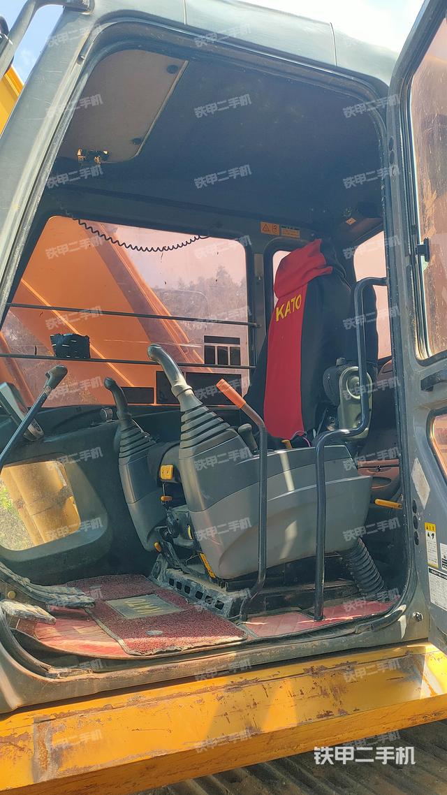 驾驶室整体（整机外观）