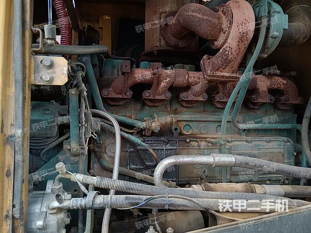 发动机右侧（整机外观及大件）