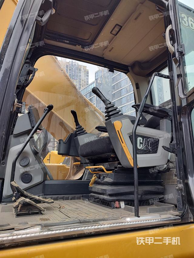 驾驶室整体（整机外观）