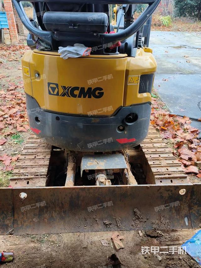 驾驶室顶部（整机外观）