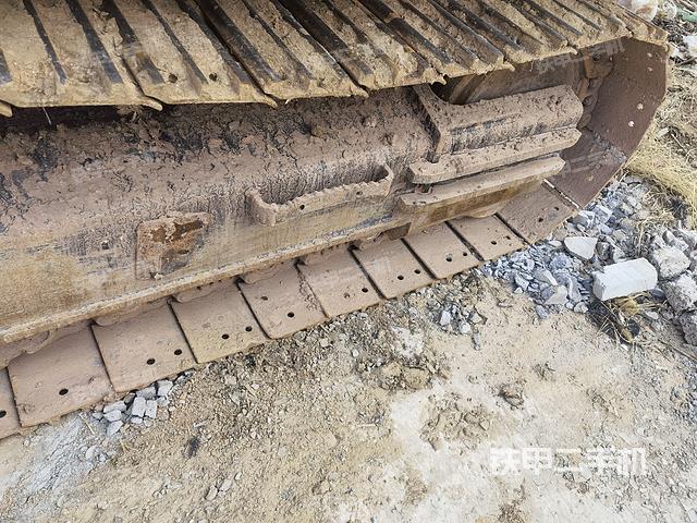 單側(cè)履帶整體（整機(jī)外觀）