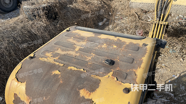 驾驶室顶部（整机外观）