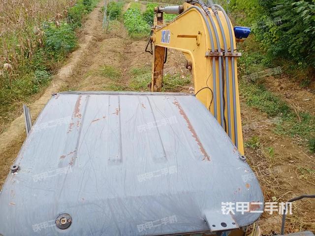 驾驶室顶部（整机外观）