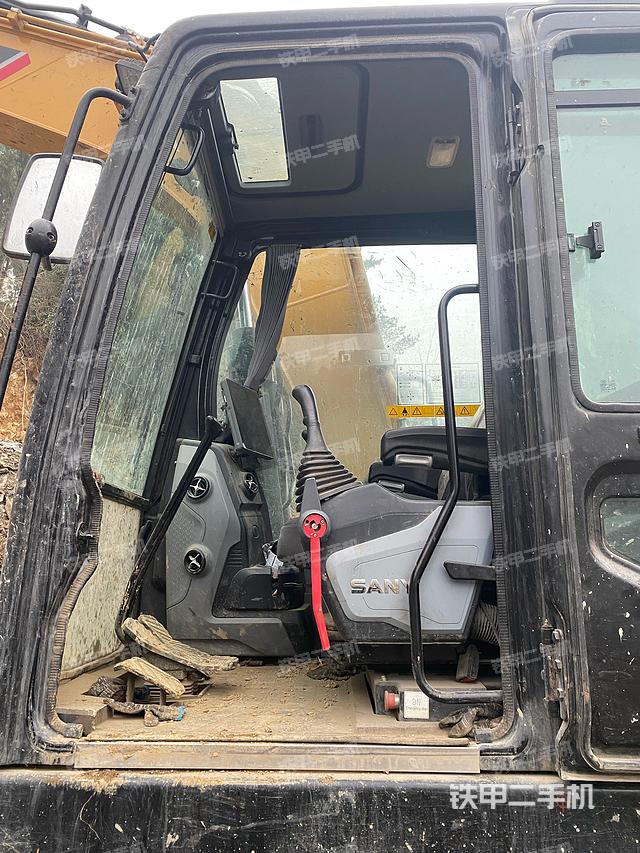 驾驶室整体（整机外观）