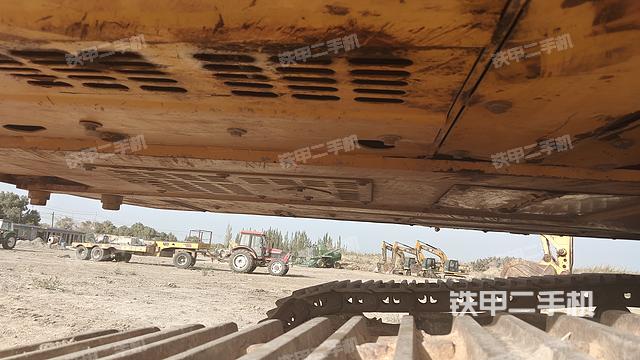 驾驶室顶部（整机外观）