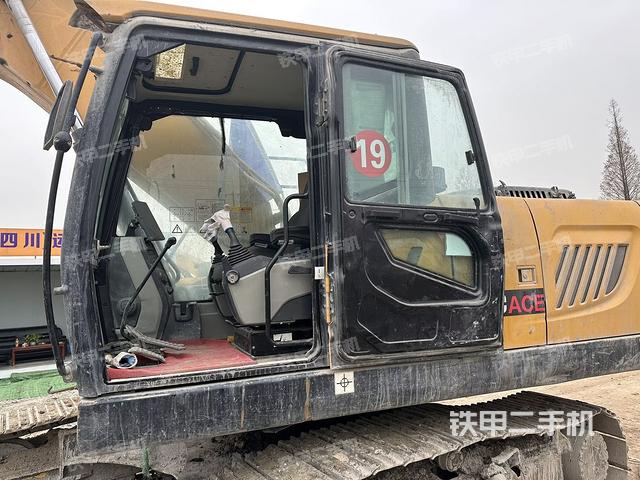 驾驶室整体（整机外观）