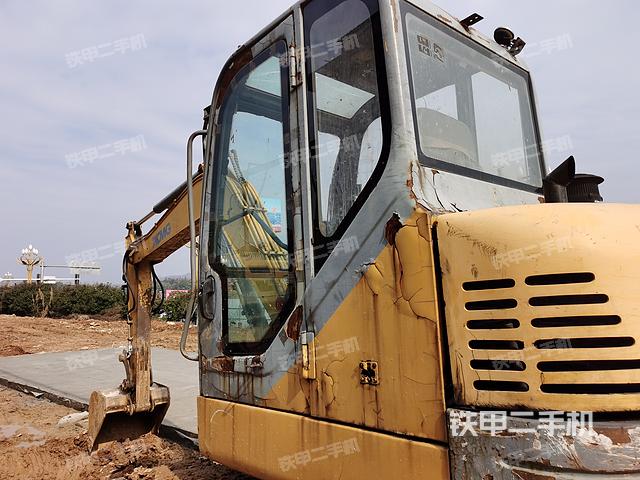 驾驶室顶部（整机外观）