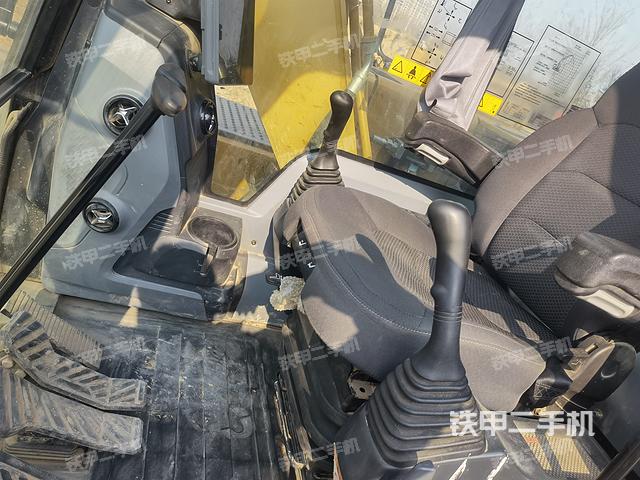 驾驶室整体（整机外观）