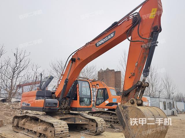 单侧履带整体（整机外观）