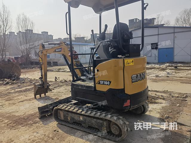 驾驶室顶部（整机外观）