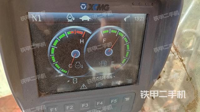 驾驶室整体（整机外观）