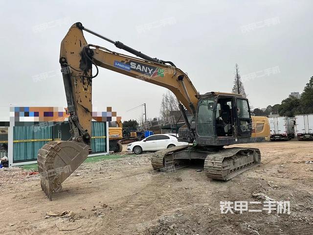 三一重工SY215C挖掘机