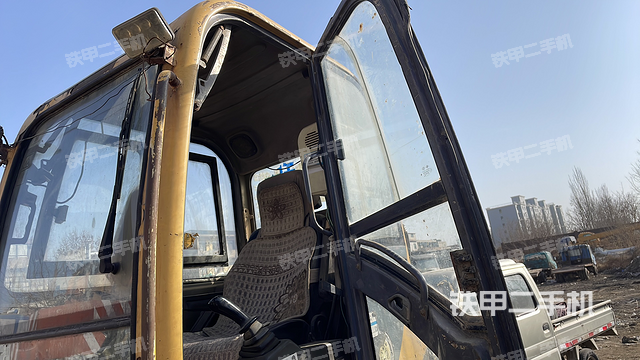 驾驶室整体（整机外观）