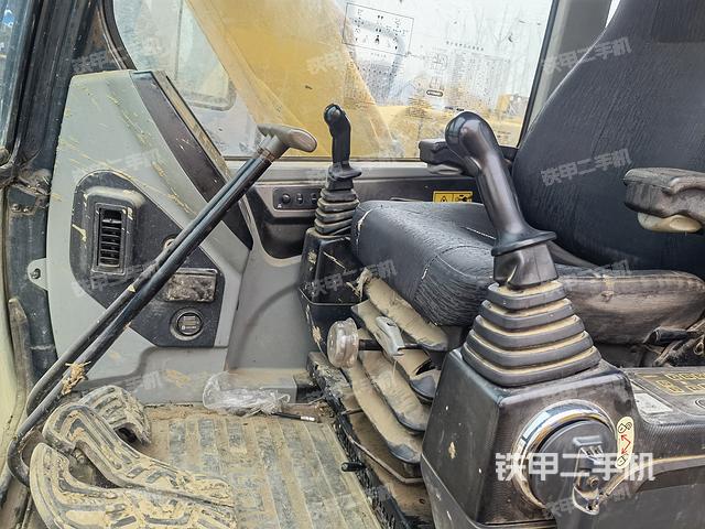 驾驶室整体（整机外观）