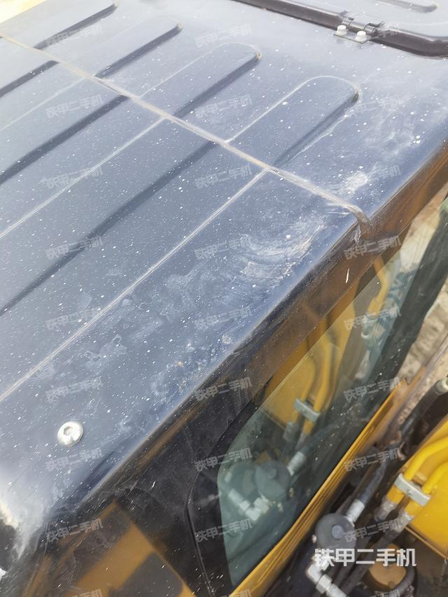 驾驶室顶部（整机外观）