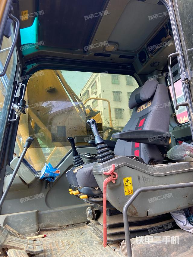 驾驶室整体（整机外观）