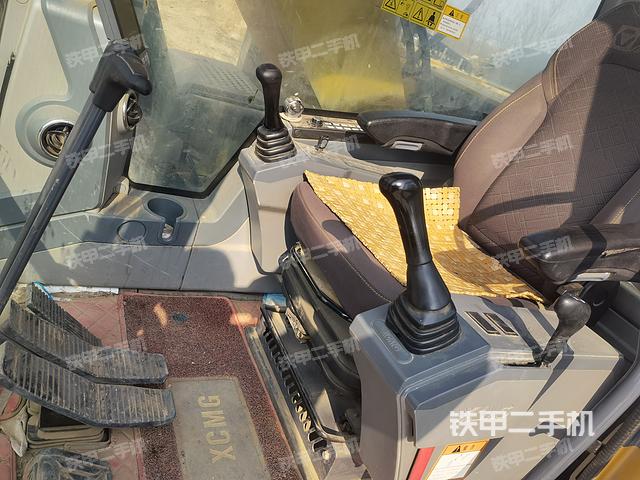 驾驶室整体（整机外观）