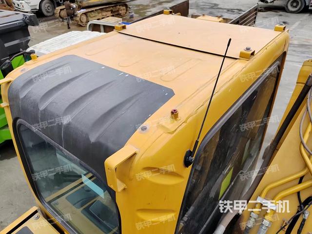 驾驶室顶部（整机外观）