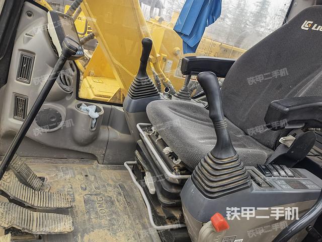 驾驶室整体（整机外观）