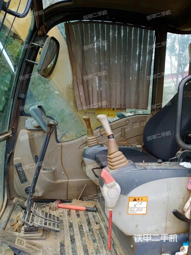 驾驶室整体（整机外观）