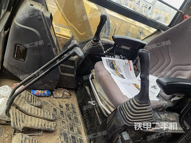 驾驶室整体（整机外观）