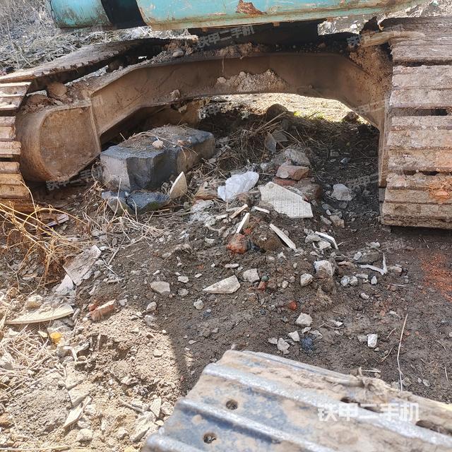 转盘和下车架正前（工作和回转装置）