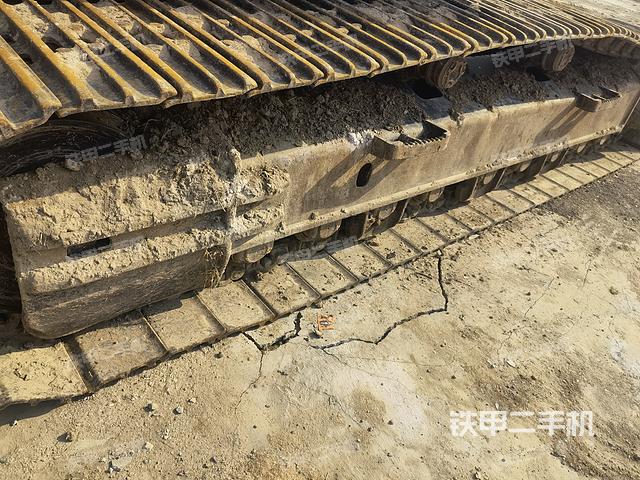 单侧履带整体（整机外观）