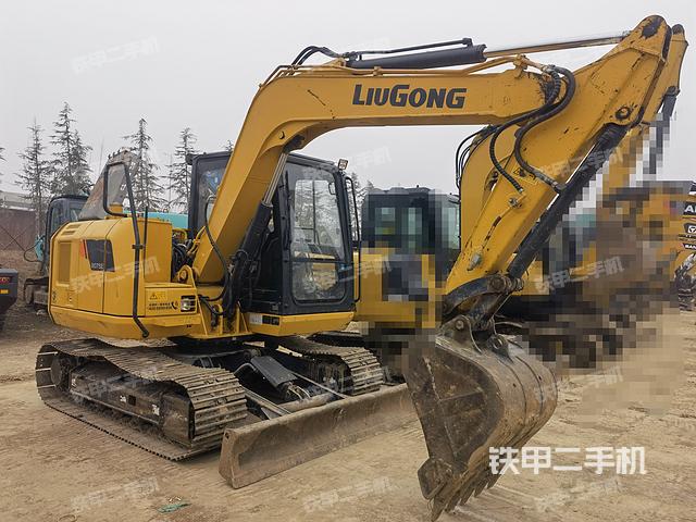 驾驶室顶部（整机外观）