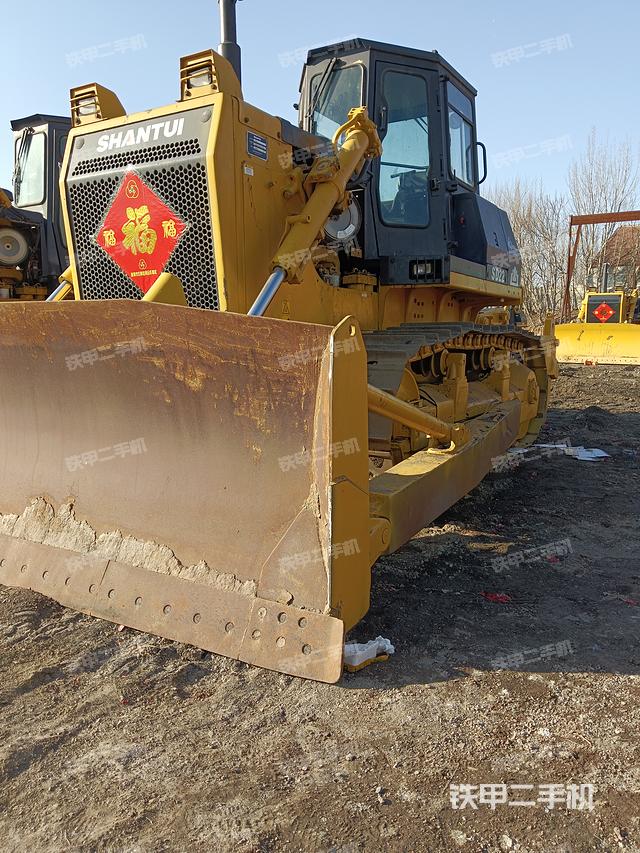 整机右侧（设备外观及核心部件）