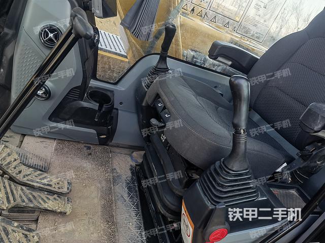 駕駛室整體（整機(jī)外觀）