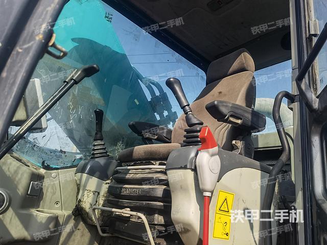 驾驶室整体（整机外观）