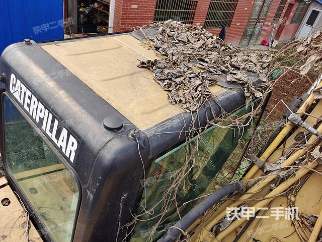 驾驶室顶部（整机外观）