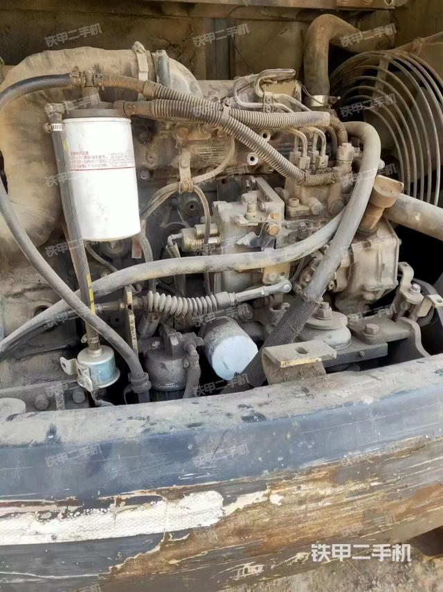 回转马达和主控阀（整机外观）