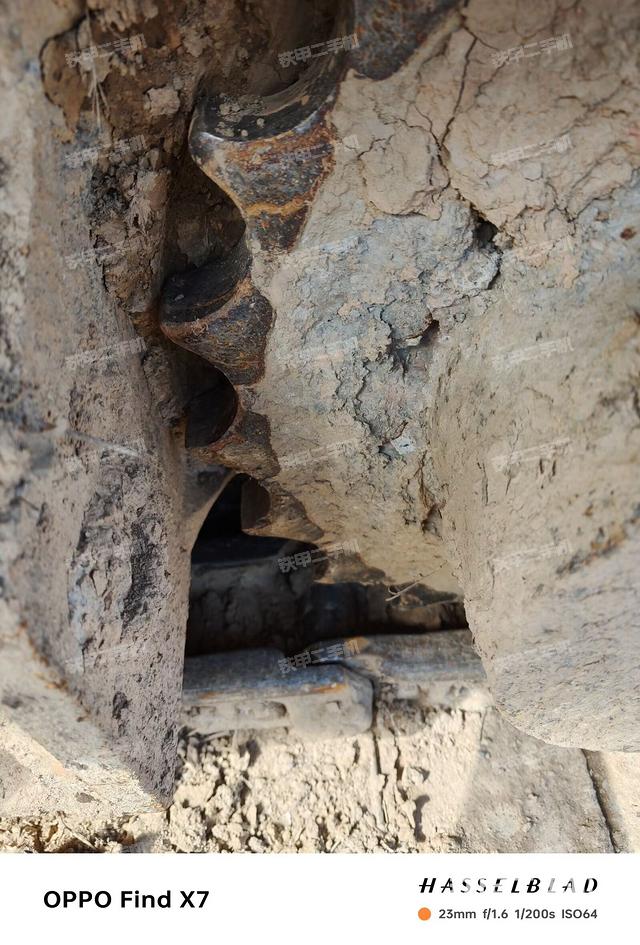 单侧履带整体（整机外观）