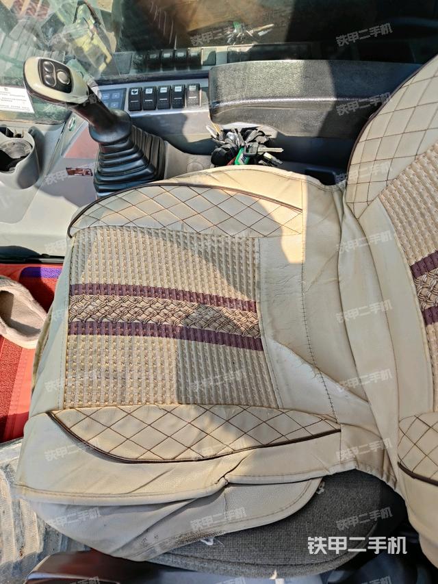 座椅后部（驾驶室部分）